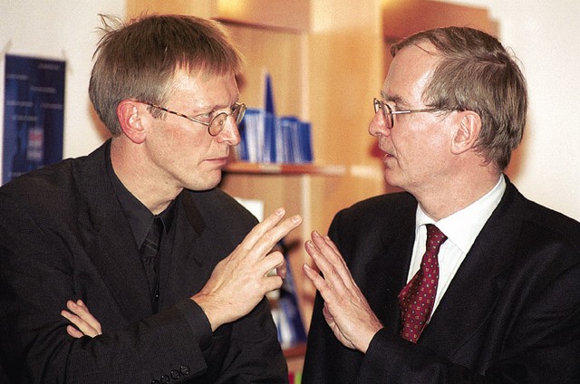 Janez Potočnik, glavni pogajalec za vstop Slovenije v EU in John Christer &Auml;hlander, veleposlanik Kraljevine Švedske v Sloveniji