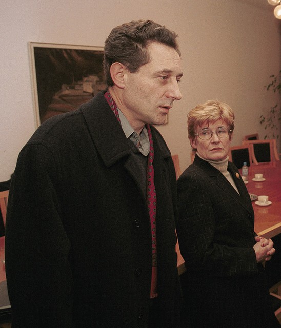 Branimir Štrukelj, glavni tajnik SVIZ in Lucija Čok, ministrica po pogajanjih