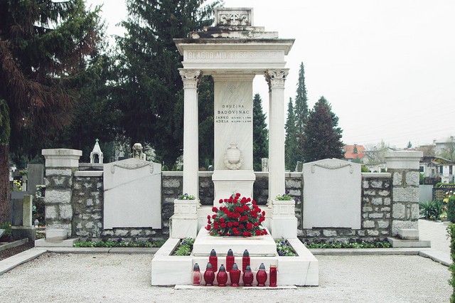 Krisperjeva grobnica: Komu so bili v napoto posmrtni ostanki mecena dr. Valentina Krisperja in njegove žene Ivane, da jih je dal odstraniti iz njune grobnice?