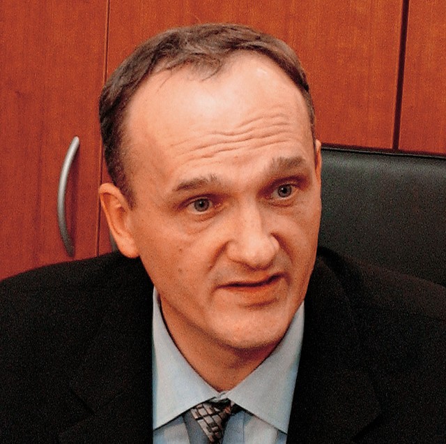 Podobnik: Za SLS je nesprejemljivo, da bi stalno prebivališče in državljanstvo pridobili posamezniki, ki so v času osamosvojitve delovali na agresorski strani. Podobnik: Za SLS je nesprejemljivo, da bi stalno prebivališče in državljanstvo pridobili posamezniki, ki so v času osamosvojitve delovali na agresorski strani.
