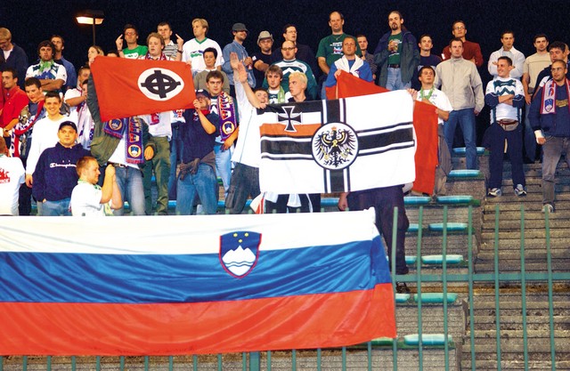 Zmeda z državnimi simboli na nogometni tekmi Slovenija - Izrael