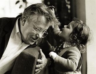 Edvard Kardelj z vnučko, 1977