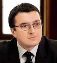 Dr. Bojan Bugarič, profesor na katedri za upravno pravo, Pravna fakulteta v Ljubljani