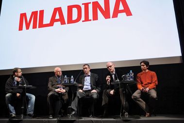 MLADININA OKROGLA MIZA OB FILMU POLICIJSKI, PRIDEVNIK. KINODVOR. MODERATOR PETER PETROVČIČ, DR. BOJAN POTOČNIK, MAG. BEČIR KEČANOVIČ, DR. GORAN KLEMENČIČ, BLAŽ KOVAČ. 