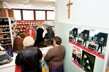 Če bi se tudi Rdeči križ letos registriral kot verska skupnost, bi bil oproščen vsaj 100 tisoč evrov nepremičninskega davka.
