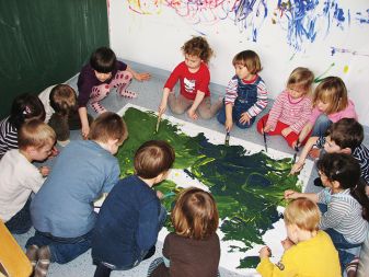 Otroci pri ustvarjanju niso razvijali le svojih umetniških sposobnosti ali naklonjenosti do umetnosti, temveč tudi čut za odgovornost.