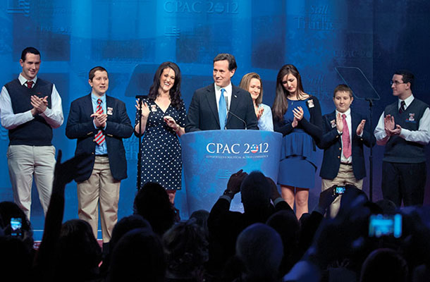 Sedem otrok z isto ženo: Rick Santorum, nekdanji pensilvanski senator z družino