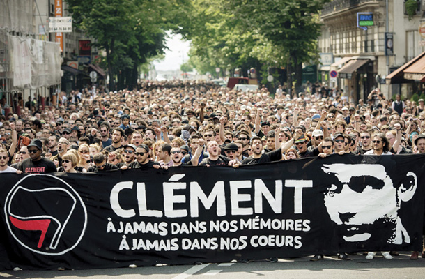 Poklon Clementu Mericu v Parizu, žrtvi homofobnega nasilja: »Za vedno v našem spominu, za vedno v naših srcih.«