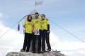 Ekipa Amnesty International Slovenije na Triglavu / Foto Mimoidoči alpinist
