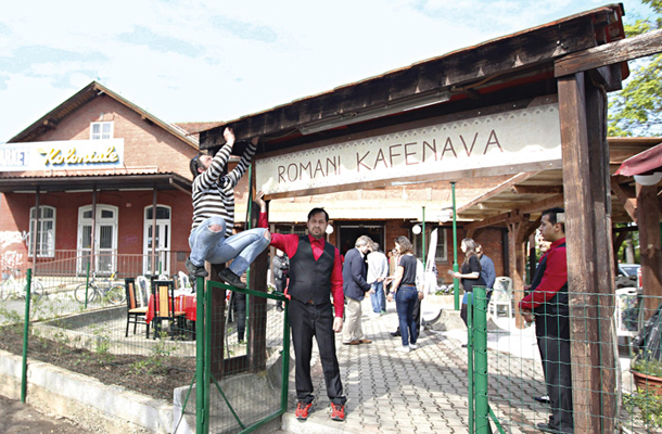Romani kafenava, prva romska gostilna, priprave na odprtje, Maribor