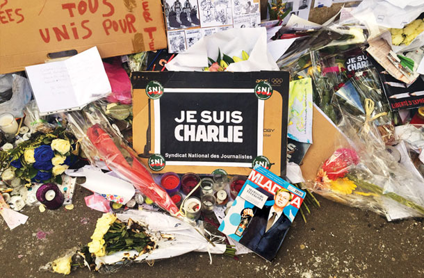 Pred uredništvom časnika Charlie Hebdo, Pariz, Francija / Foto Vanja Pirc