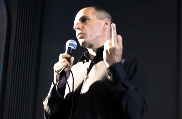»Varufakisov« prst med govorom v Zagrebu, njegovo gesto so zlorabljali Grčiji nenaklonjeni medij in politiki 