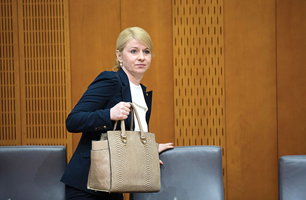 Dva dni po primopredaji poslov je Klavdija Markež odstopila z mesta ministrice za izobraževanje