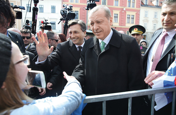 Slovenski žigolo Borut Pahor in turški diktator Recep Tayyip Erdogan