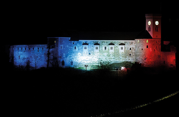 Foto tedna: Ljubljanski grad v barvah francoske zastave, solidarnost ob terorističnem napadu v Parizu, Ljubljana 