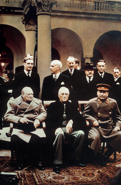 Konferenca v Jalti na Krimu, februar 1945, kjer so Churchill, Roosevelt in Stalin razdelili povojni svet 