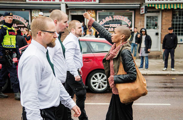 Upor ene ženske proti celotnemu shodu nacistov, Švedska