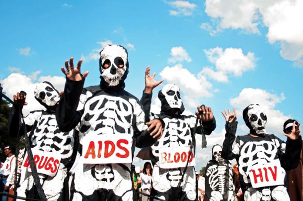 Strah pred HIV-om še vedno razsaja 