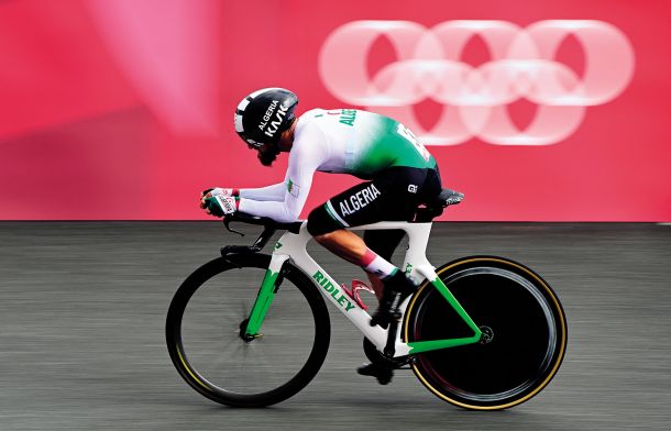 Alžirski kolesar Azzedine Lagab žrtev rasističnega posmehovanja /