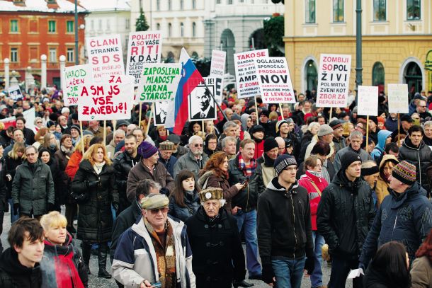 Janez Janša je že leta 2013, ko so Slovenijo preplavili množični vseslovenski protesti, rekel, da je to, kar počnejo vseslovenski vstajniki, »čisti levi fašizem«. (8. februar 2013)/
