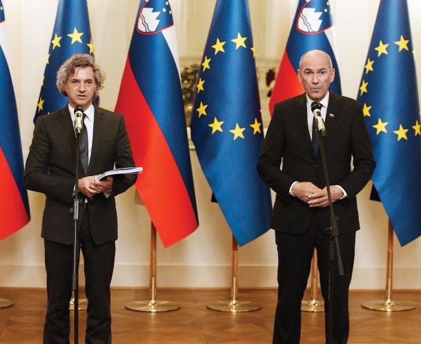 Predsednik vlade in predsednik stranke Gibanje Svoboda Robert Golob ter predsednik SDS Janez Janša