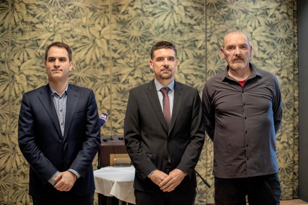 Trojica proti zakonu o RTV: Andrej Grah Whatmough, direktor RTV, Peter Gregorčič, predsednik programskega sveta RTV, in Tom Zalaznik, predsednik sindikata delavcev radiodifuzije 