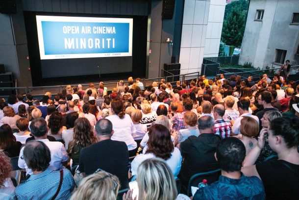 Ali bo Letni kino Minoriti, ki vsako poletje pritegne štiri tisoč gledalcev, dočakal letošnjo edicijo? Veliki rezi v občinsko sofinanciranje kulture bi bili zanj lahko usodni, zato so zagnali donatorsko akcijo. 