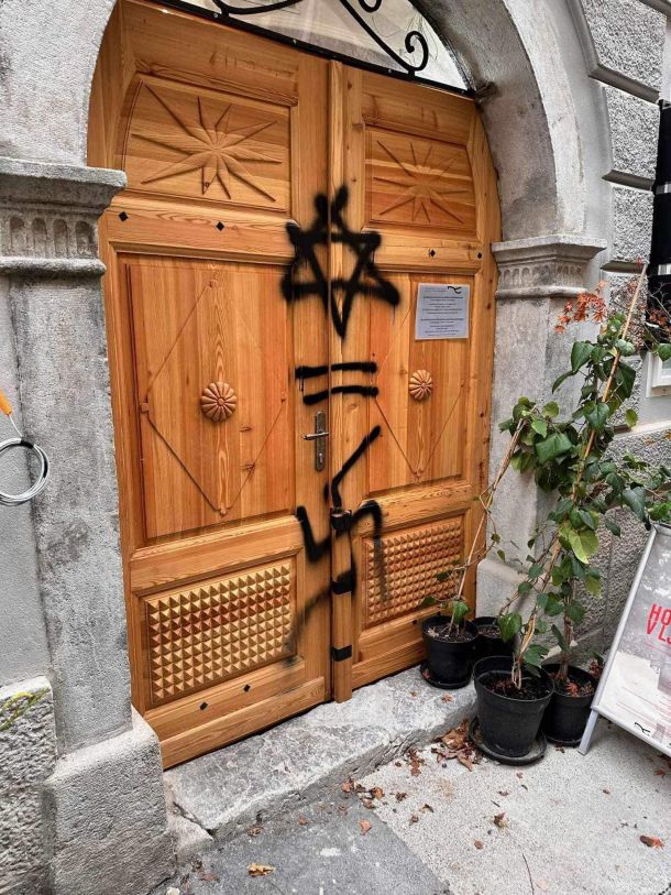Vrata Judovskega centra v Ljubljani