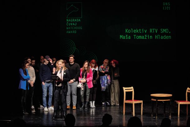 Novinarka informativnega programa Maša Tomažin Hladen, je skupaj s kolektivom RTV SMO dobila nagrado Društva novinarjev Slovenije. Nagrado so dobili tudi zato, ker so se v času prejšnje vlade uprli političnem prevzemu javnega medija.