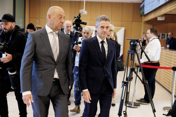Tibor Šimonka, predsednik GZS, in premier Robert Golob na vrhu gospodarstva. Delodajalci so ugotovili, da lahko več dosežejo z lobiranjem kot pa s pogovori s sindikalno stranjo. 