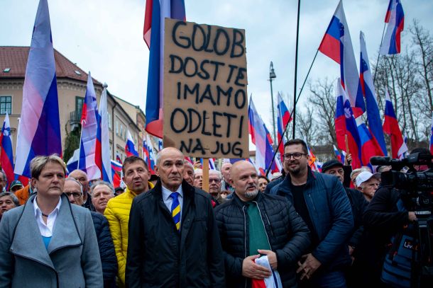 Janša in podporniki na protestu v Ljubljani