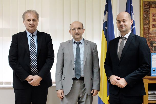 Direktor Fursa Ivan Simič (levo) in njegov namestnik Simon Starček (desno) na obisku pri kolegih v Bosni 