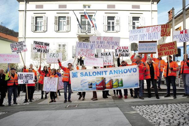 Protest delavcev Salonita v Kanalu ob Soči