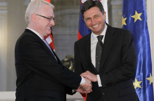 Po napovedih naj bi Pahor in Josipović prijateljske odnose med državama danes potrdila tudi s predsedniško deklaracijo.
