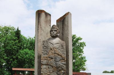 eden od spomenikov Francu Rozmanu - Stanetu.