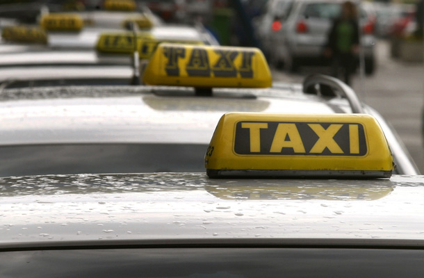 Mi nimamo želje, da bi imeli sto taksijev, je povedal Janković in dodal, da bo sistem ljubljanskih zelenih taksijev podoben kot sistem rumenih v New Yorku. 