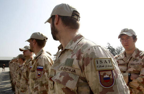 Zaključilo se bo natanko desetletno delovanje Slovenske vojske v Afganistanu. Prvi vojaki so se na misijo Isaf podali marca 2004. Najštevilčnejši je bil 14. kontingent jeseni 2010, ki je štel 90 vojakov. 
