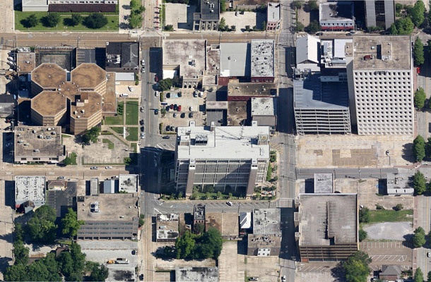 Neugledna današnja podoba središča mesta Lafayette.