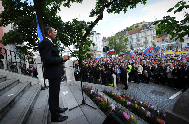Organizatorji nedeljskega shoda v podporo Majniški deklaraciji 2014 v Ljubljani so zlorabil verze in ime Daneta Zajca.