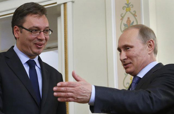 Prezident Putin je srbskemu premieru Aleksandru Vučiću pokazal v katero smer bo teklo tradicionalno rusko-srbsko prijateljstvo.