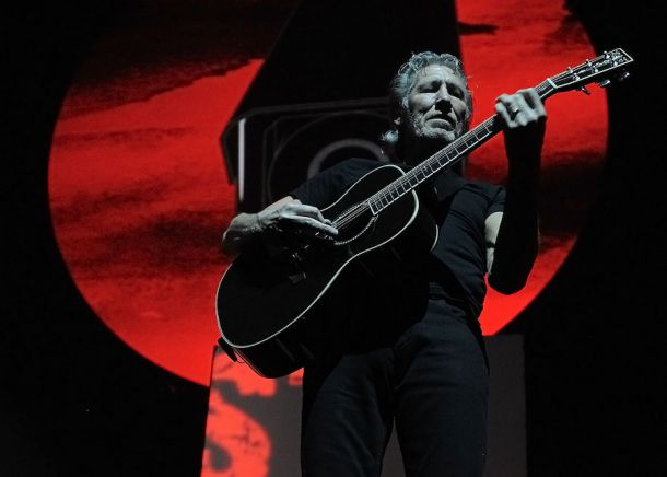 Roger Waters med turnejo The Wall leta 2012 v Ottawi