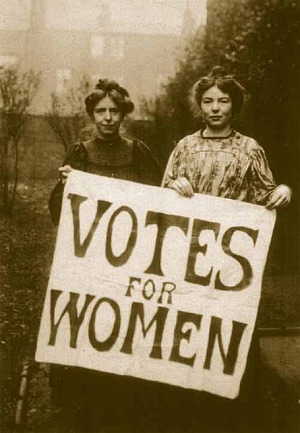 Ustanoviteljici žesnkega socialnega in političnega sindikata WSPU (1903-1917) Annie Kenney in Christabel Pankhurst
