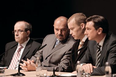 Sveta trojica ovadenih za skupno mizo leta 2009: Franci Križanič (takratni minister za finance), Matej Lahovnik (takratni gospodarski minister) in Borut Pahor (takrat premier)