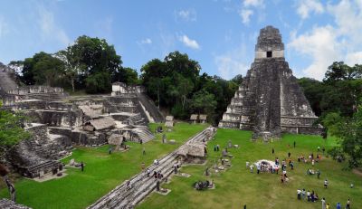 Pod znamenitostmi Majev so najdene ruševine starih civilizacij v Gvatemali.