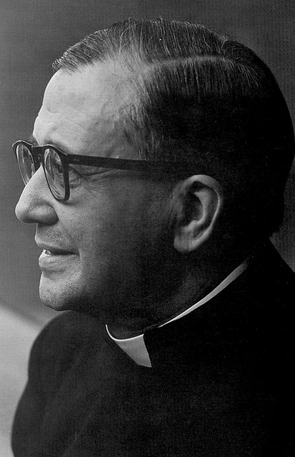 Ustanovitelj: Monsignor Josemaria Escriva de Balaguer y Albas (1902-1975)
