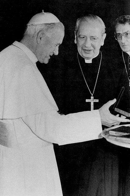 Sedanji voditelj: Monsignor Alvaro del Portillo in sedanji papež (3.januar 1984)