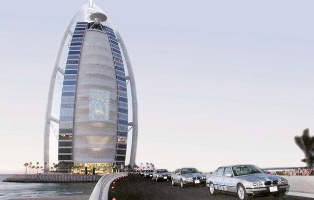 Flota BMW avtomobilov serije 7 z vodikovim pogonom v Dubaiu