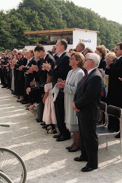 Aplavz za božjega namestnika