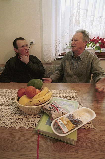 Ivan in Karel z dnevnim obrokom sadja
