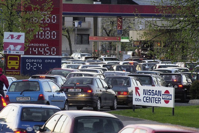 Reakcija na napovedano podražitev bencina